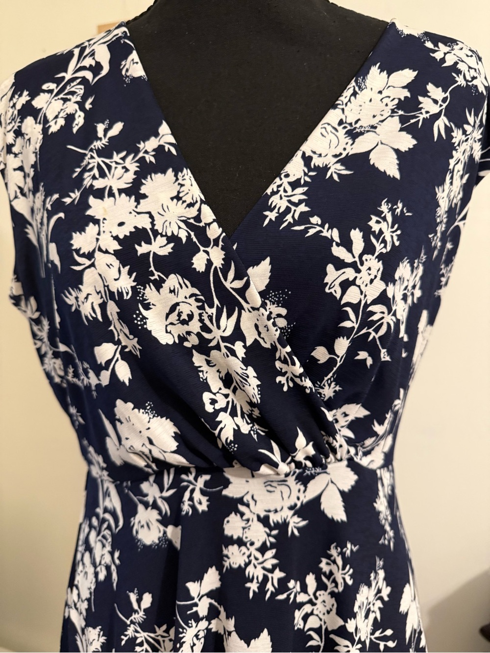 Gilli Navy and White Floral Wrap-Style Midi Dress